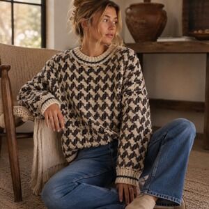 Hand Made Wool Sweater unisex L Cream Houndstooth Wooly Chunky Pullove
